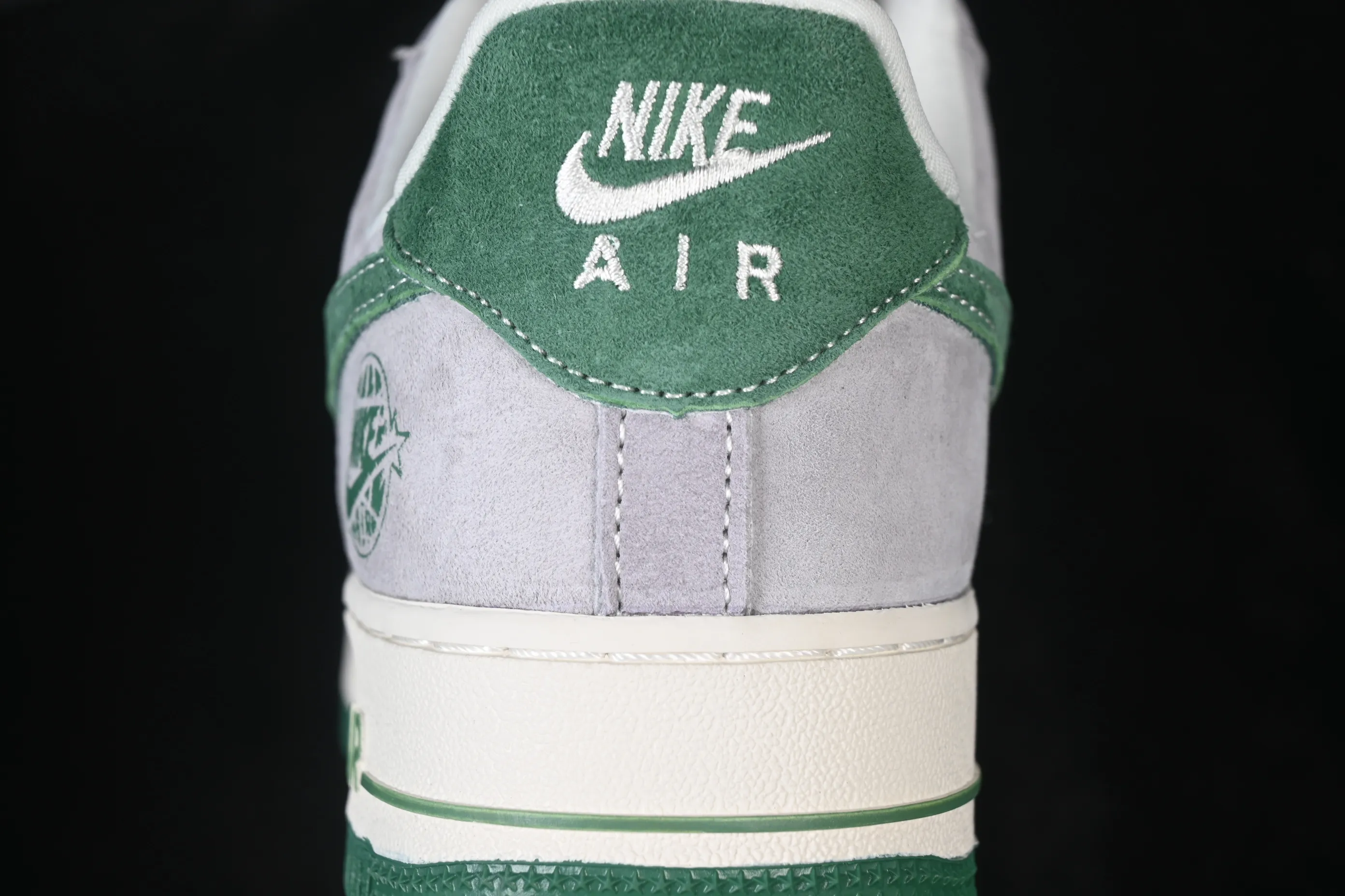 All categories Nk Air Force 1 Air Force series Nk Air Force 1 Low Air Force low-top Nike Air Force 1'07 Low gray and green full print Air Force 1 low-top casual sneakers DW8806-002